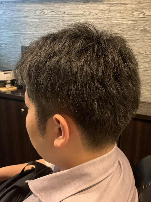 自然なツーブロックスタイル