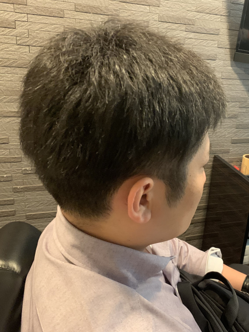 自然なツーブロックスタイル